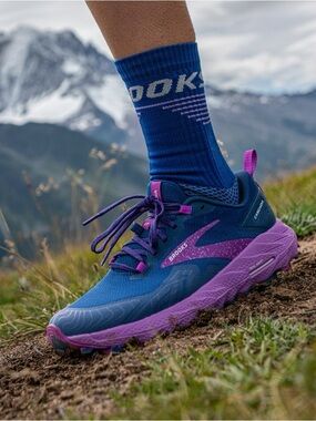 Brooks Cascadia 10 Trail Running Shoes. Women’s 8.5 Medium Width. EUC.